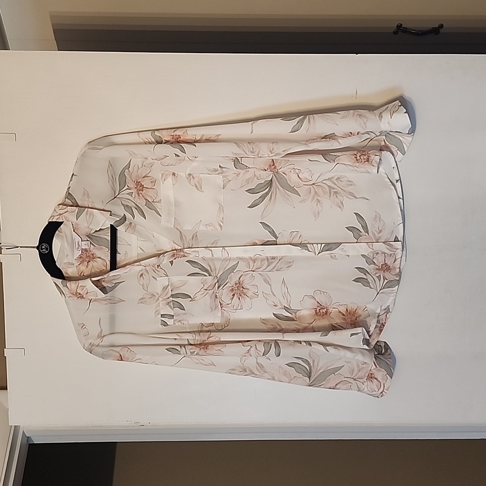 White Floral Sheer Blouse, Candies brand, size medium